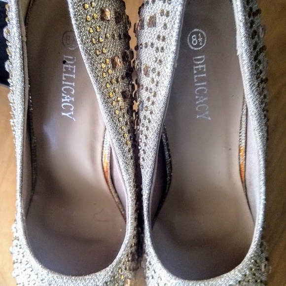 Shoes - Picture 5 of 5